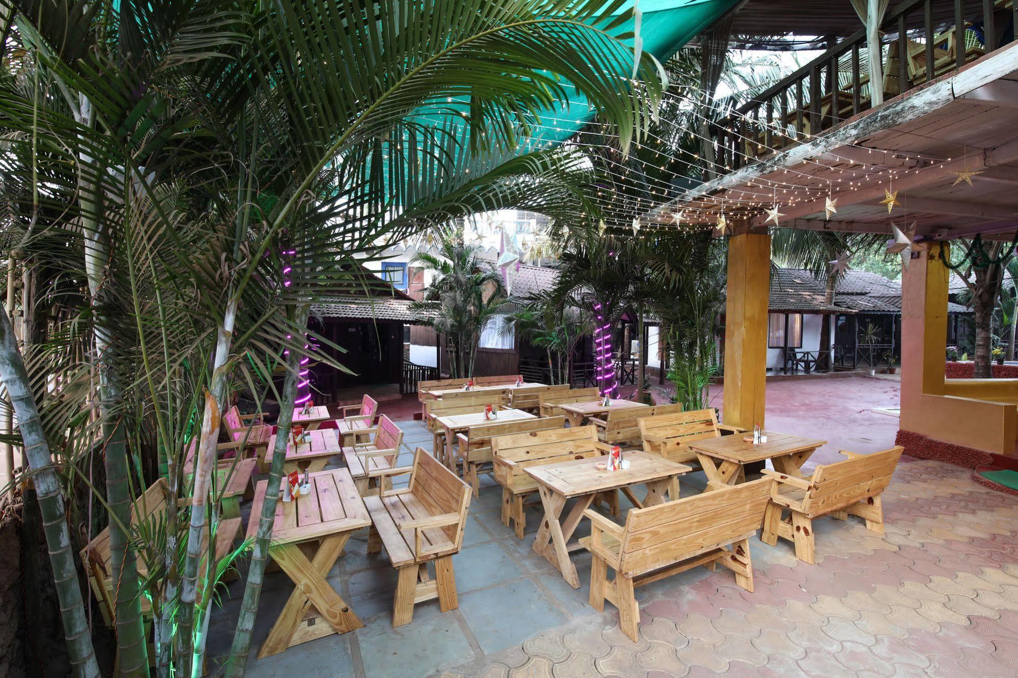 Treebo Trend Ashwem Beach Resort Goa Мандрем Екстер'єр фото