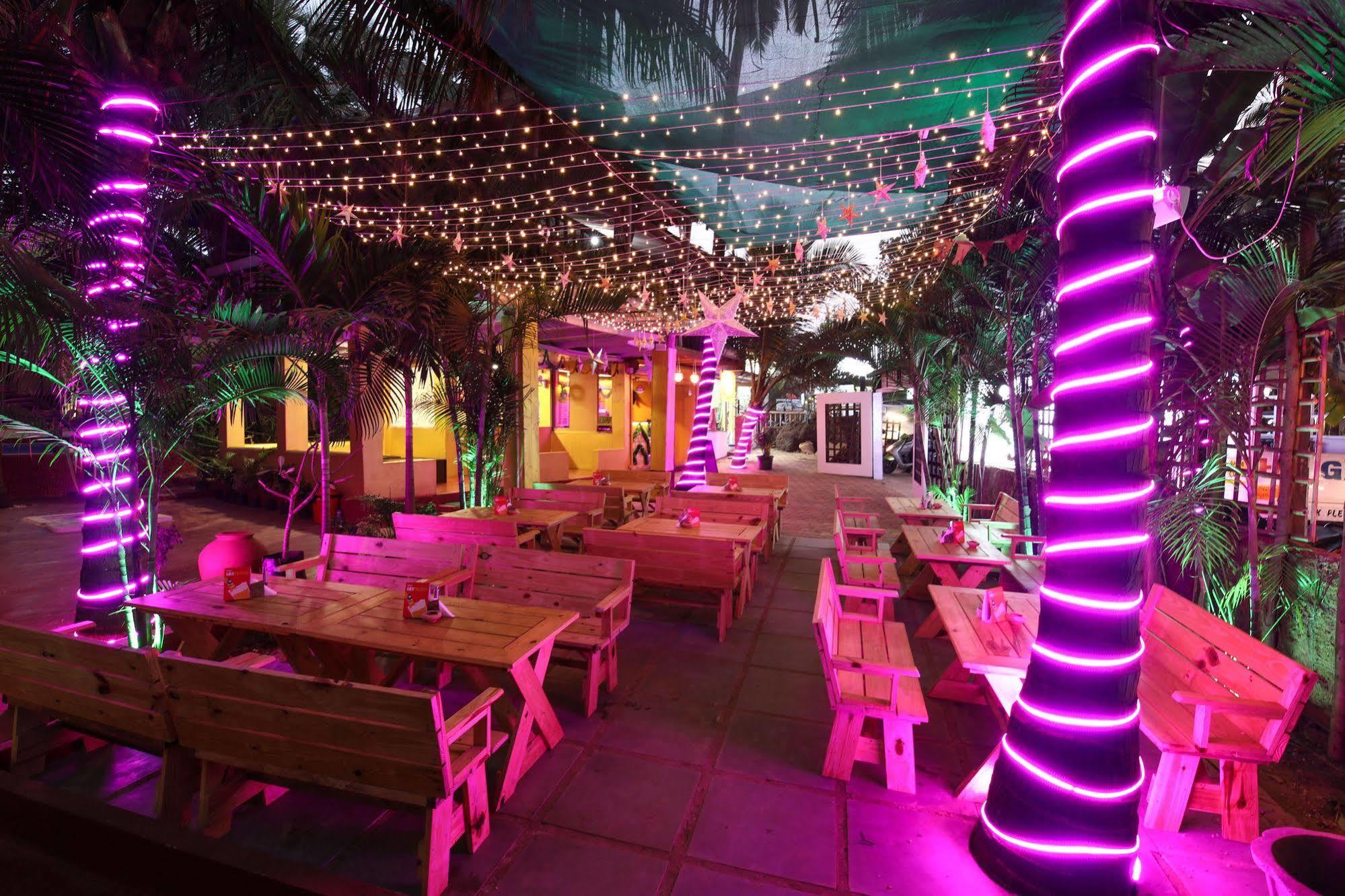 Treebo Trend Ashwem Beach Resort Goa Мандрем Екстер'єр фото