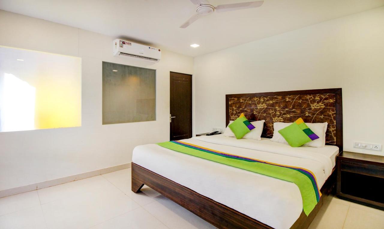 Treebo Trend Ashwem Beach Resort Goa Мандрем Екстер'єр фото